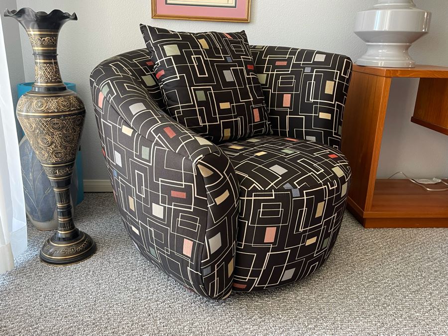 Lazar Industries Mid-Century Modern Style Armchair 37W X 36D X 31H [Photo 3]