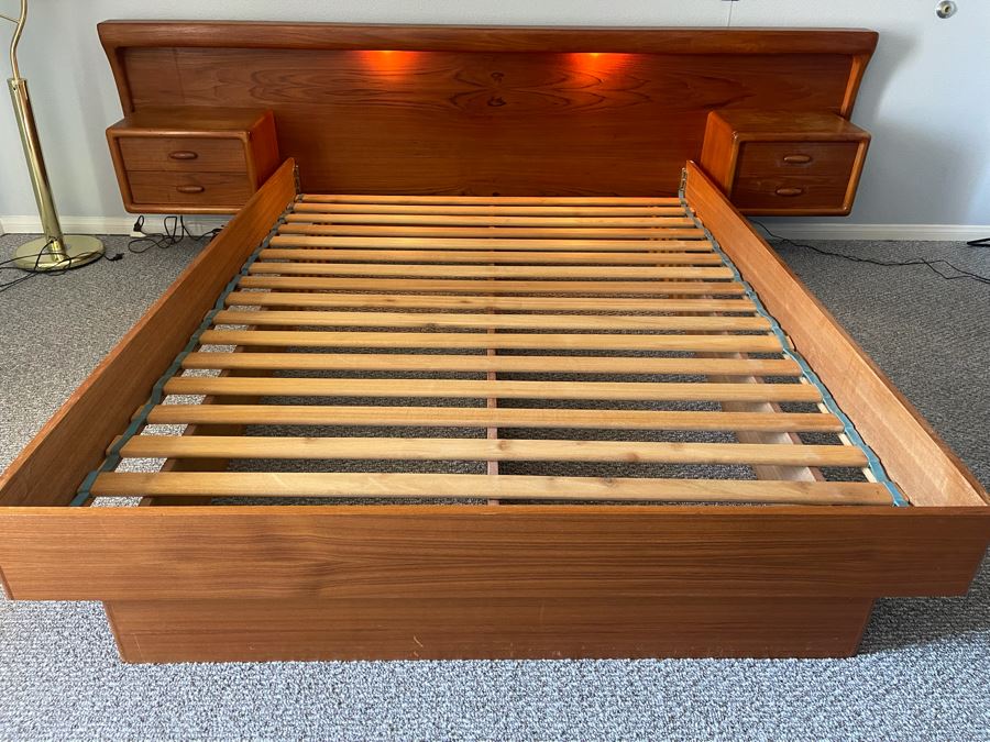 Veneered Teak Platform Bed With Floating Nightstands - See Photos For Cosmetic Damage [Photo 5]