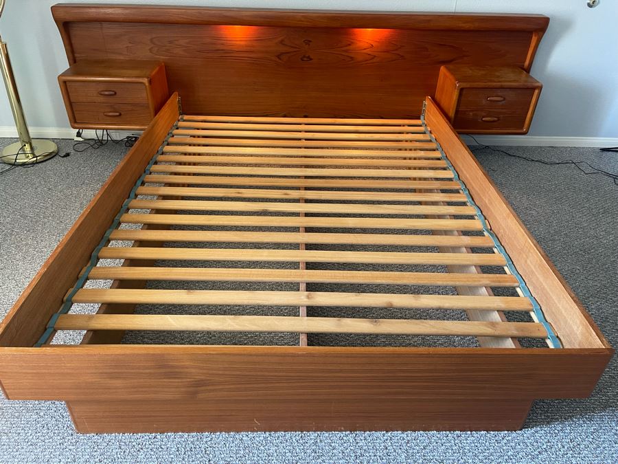 Veneered Teak Platform Bed With Floating Nightstands - See Photos For Cosmetic Damage [Photo 4]
