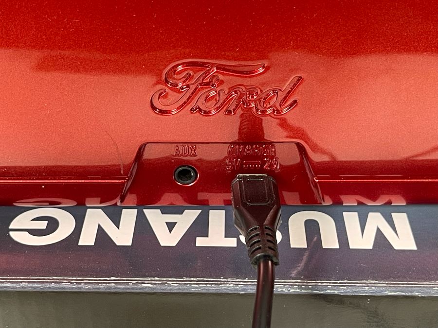 Ford Mustang ION Portable Stereo With Box [Photo 7]