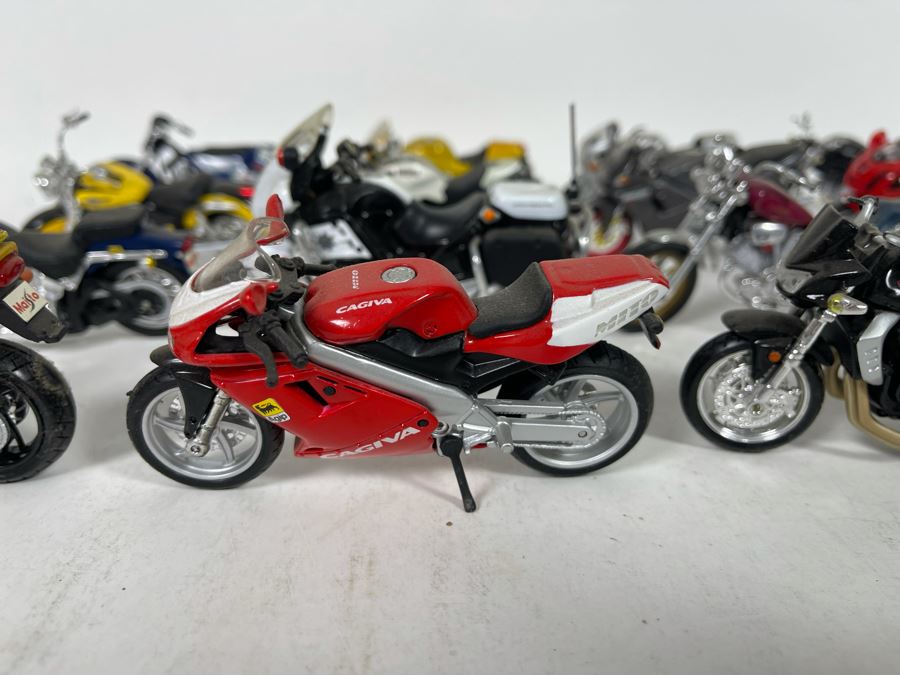 Lot Of Motorcycle Models [Photo 8]