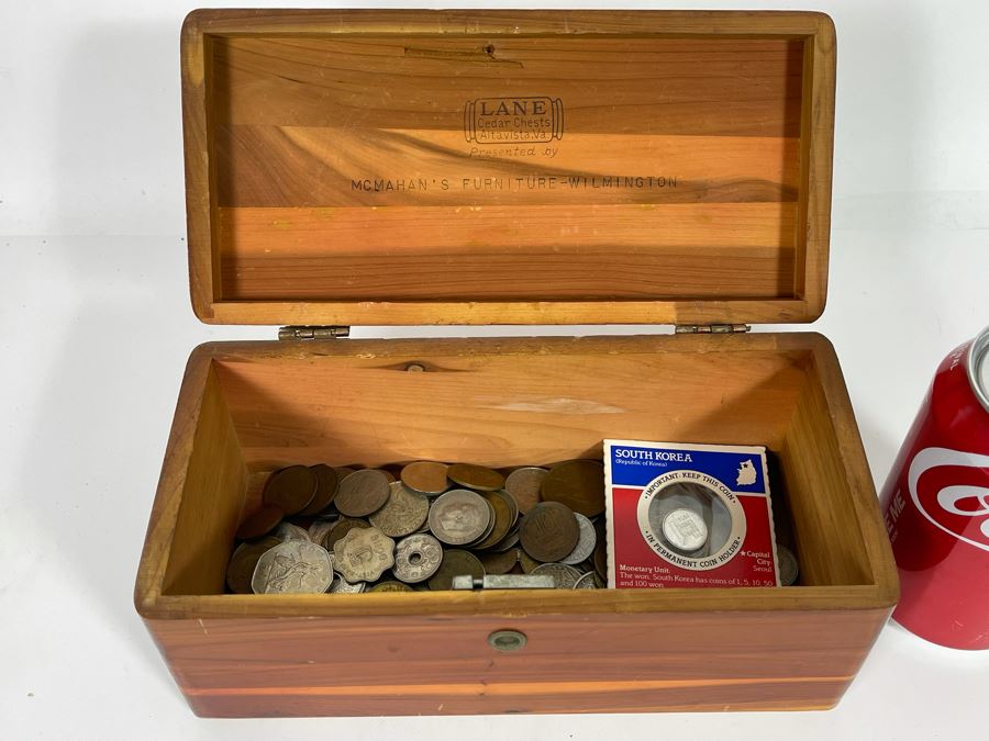 LANE Cedar Box Salesman's Sample Chest 9W X 4D X 4H Filled With Foreign Coins - See Photos [Photo 3]