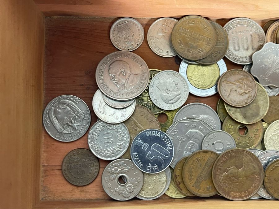 LANE Cedar Box Salesman's Sample Chest 9W X 4D X 4H Filled With Foreign Coins - See Photos [Photo 17]