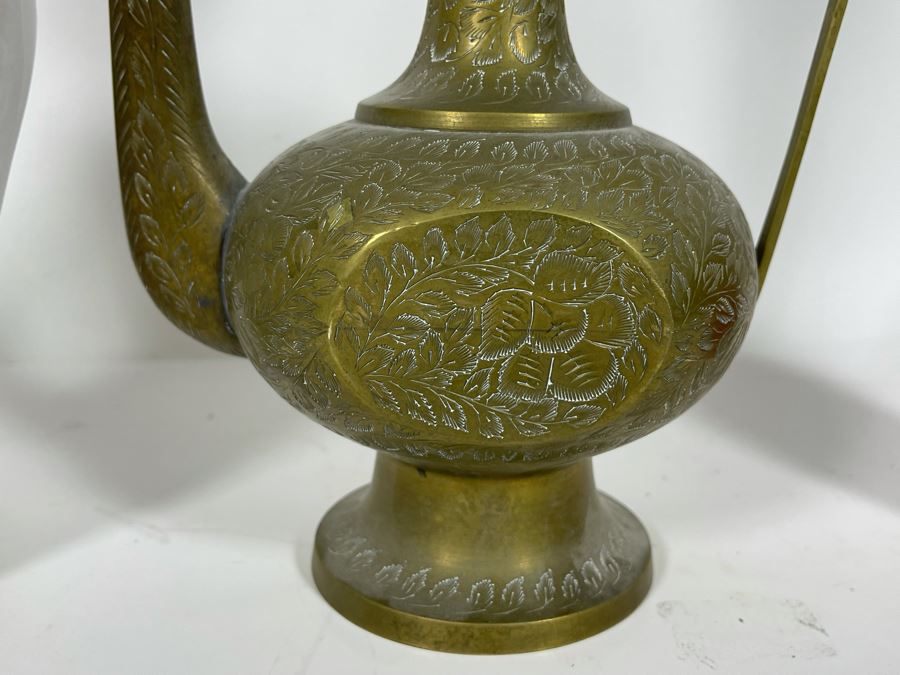 White Pottery Elephant Figurine And Etched Brass Vessel 18H From India [Photo 4]