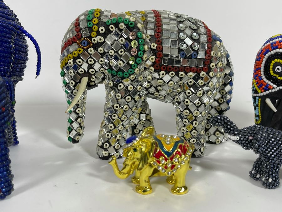 Collection Of Elephant Figurines [Photo 4]