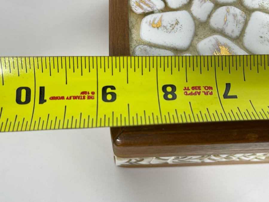 Vintage Handmade Box With Pistols On Top 9W X 6D X 3H [Photo 9]