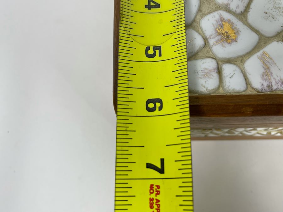 Vintage Handmade Box With Pistols On Top 9W X 6D X 3H [Photo 10]