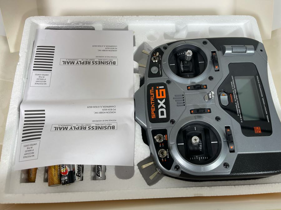 Spektrum DX6i 6Channel 2.4GHz Aircraft Transmitter And Phoeni R/C