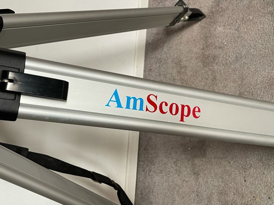 AmScope Tripod [Photo 4]