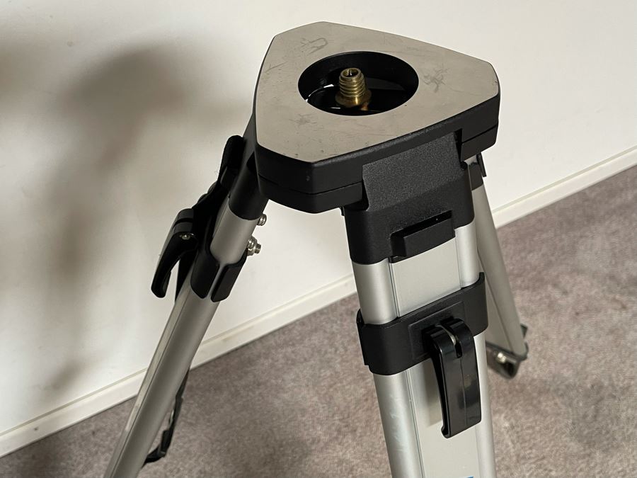 AmScope Tripod [Photo 5]