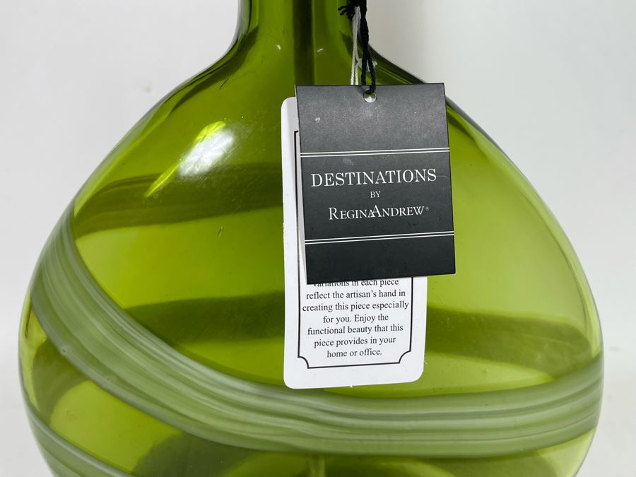 JUST ADDED - New Glass Table Lamp With Lucite Base 23H [Photo 5]