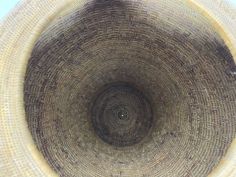 JUST ADDED - Impressive Vintage Tenganan Balinese Hand Woven Basket With Lid 16W X 16.5H [Photo 12]