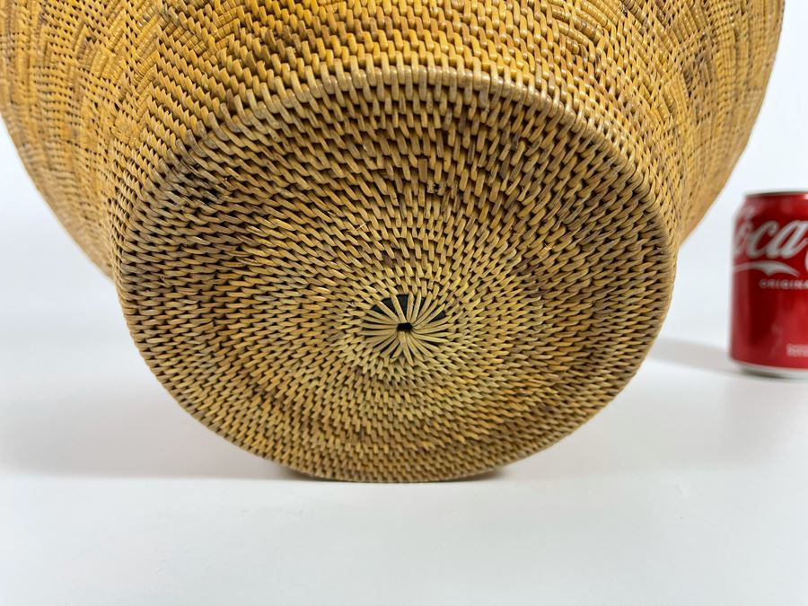 JUST ADDED - Impressive Vintage Tenganan Balinese Hand Woven Basket With Lid 16W X 16.5H [Photo 11]