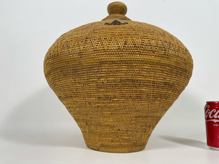 JUST ADDED - Impressive Vintage Tenganan Balinese Hand Woven Basket With Lid 16W X 16.5H [Photo 8]