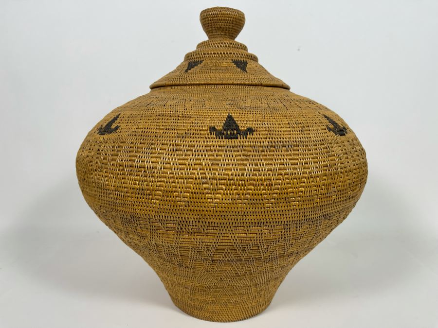 JUST ADDED - Impressive Vintage Tenganan Balinese Hand Woven Basket With Lid 16W X 16.5H [Photo 3]
