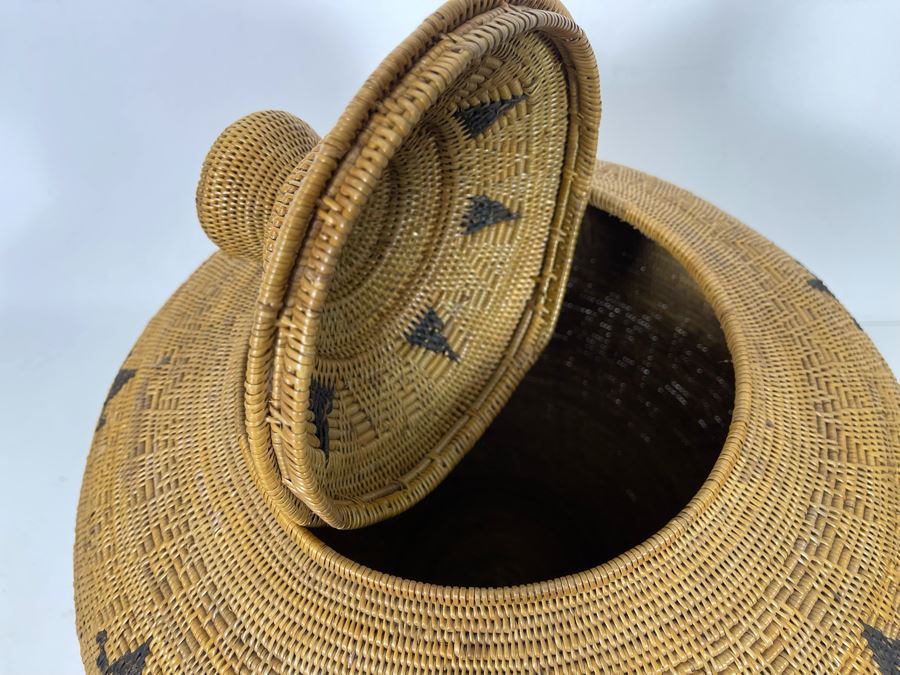 JUST ADDED - Impressive Vintage Tenganan Balinese Hand Woven Basket With Lid 16W X 16.5H [Photo 13]