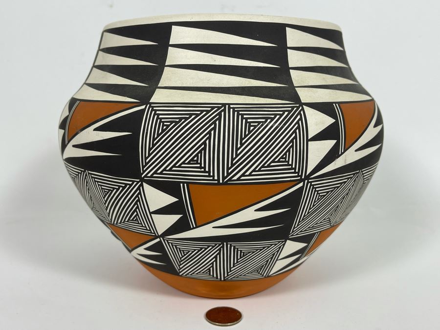JUST ADDED - Large Vintage Native American Acoma Pottery Signed Garcia 9W X 7.5H [Photo 2]