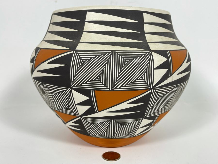 JUST ADDED - Large Vintage Native American Acoma Pottery Signed Garcia 9W X 7.5H [Photo 4]