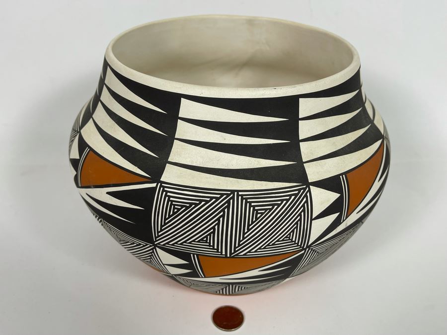 JUST ADDED - Large Vintage Native American Acoma Pottery Signed Garcia 9W X 7.5H [Photo 5]