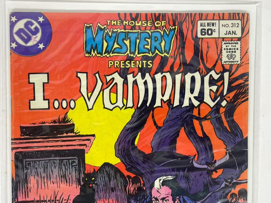 DC The House Of Mystery Presents I… Vampire! #312 Comic Book [Photo 2]
