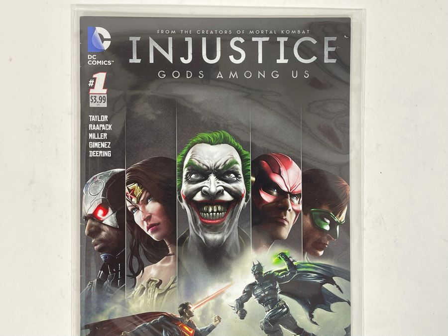 DC Injustice Gods Among Us #1 Comic Book [Photo 2]