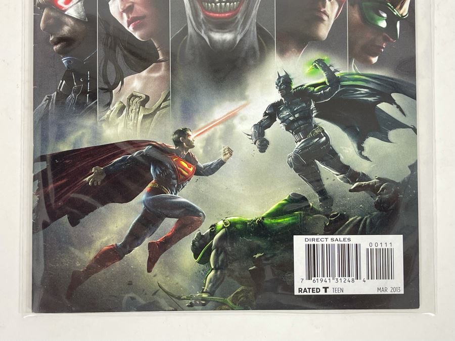 DC Injustice Gods Among Us #1 Comic Book [Photo 4]