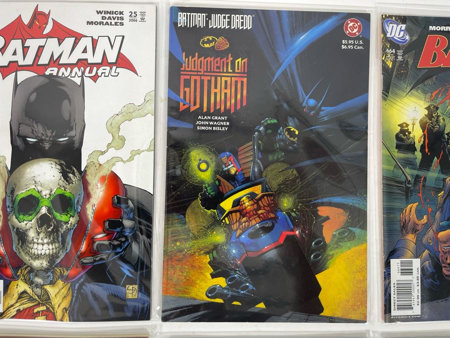 Eight DC Batman Comic Books And Graphic Novels [Photo 5]