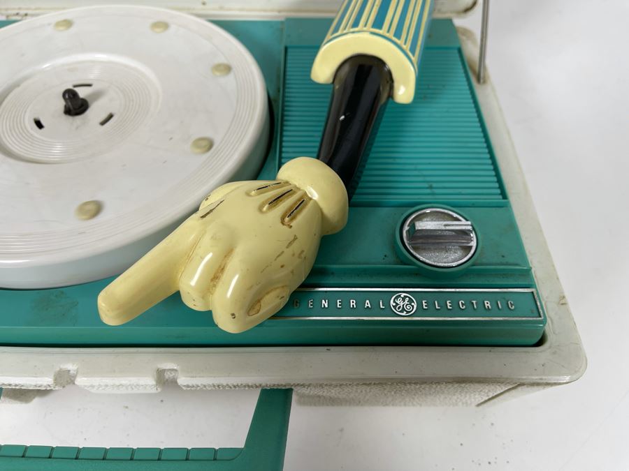 Vintage Mickey Mouse General Electric Portable Record Player Works But Poor Sound Quality Model RP3122B [Photo 5]