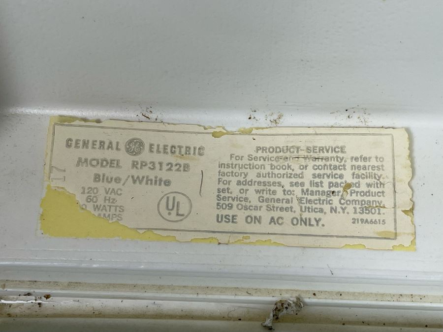 Vintage Mickey Mouse General Electric Portable Record Player Works But Poor Sound Quality Model RP3122B [Photo 6]