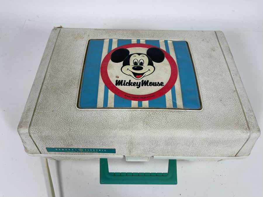 Vintage Mickey Mouse General Electric Portable Record Player Works But Poor Sound Quality Model RP3122B [Photo 8]