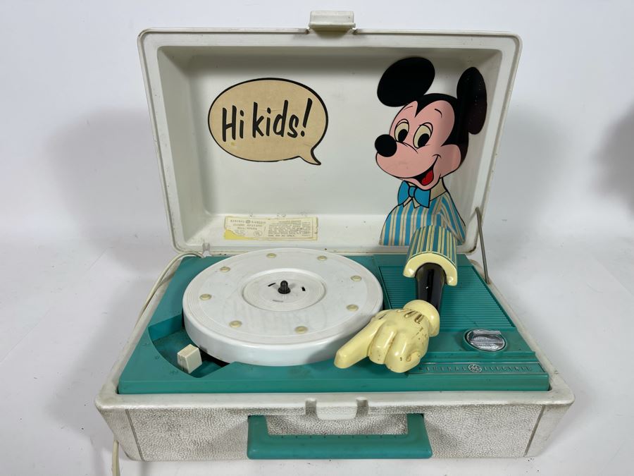 Vintage Mickey Mouse General Electric Portable Record Player Works But Poor Sound Quality Model RP3122B [Photo 3]