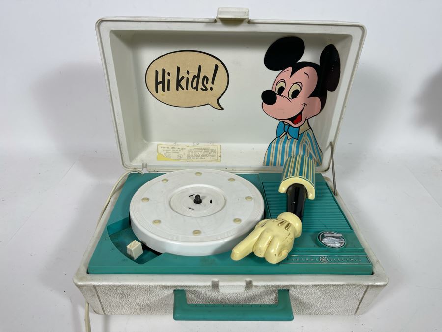 Vintage Mickey Mouse General Electric Portable Record Player Works But Poor Sound Quality Model RP3122B [Photo 4]