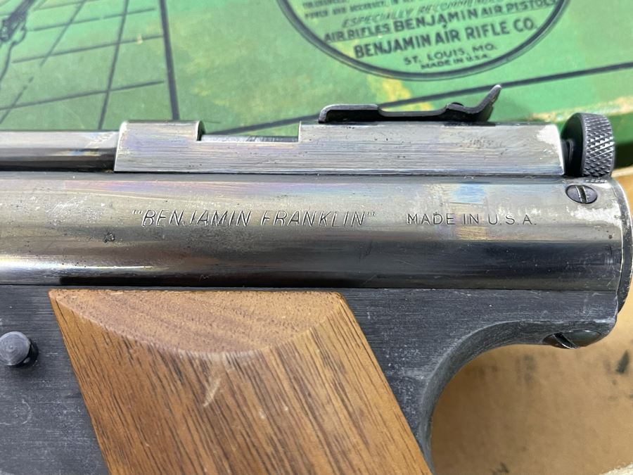 Collectible Vintage Benjamin Target Pistol Model 132 BB Gun With Original Box And Pellets [Photo 7]