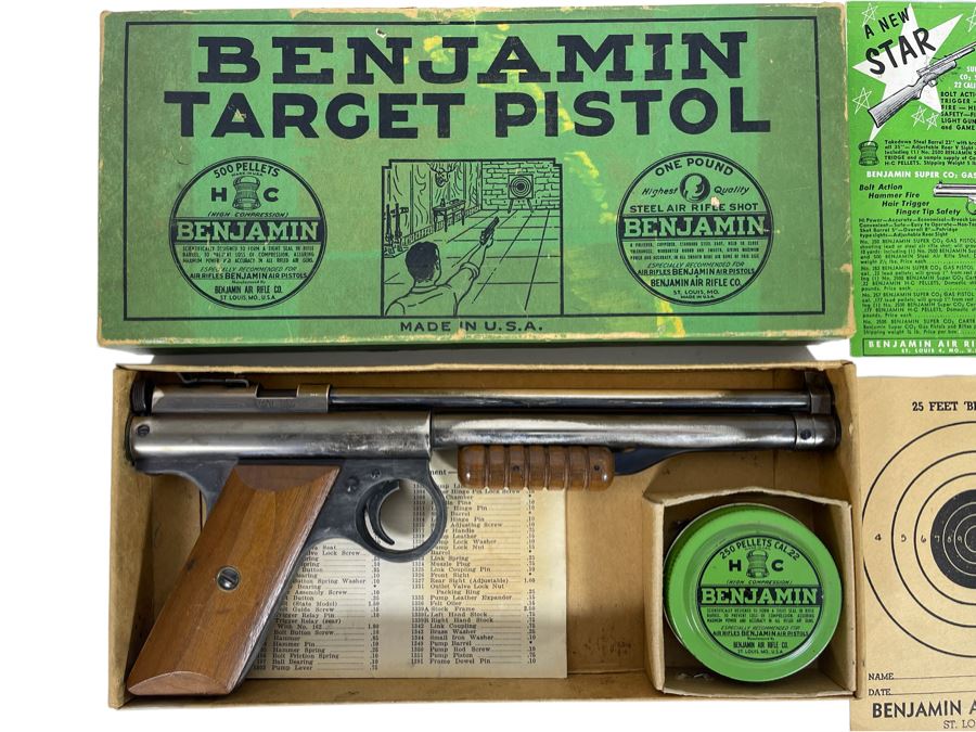 Collectible Vintage Benjamin Target Pistol Model 132 BB Gun With Original Box And Pellets