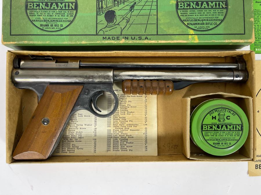 Collectible Vintage Benjamin Target Pistol Model 132 BB Gun With Original Box And Pellets [Photo 4]
