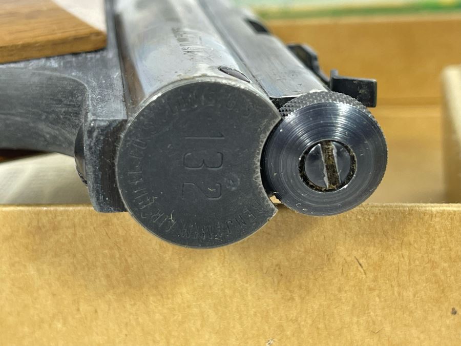 Collectible Vintage Benjamin Target Pistol Model 132 BB Gun With Original Box And Pellets [Photo 8]