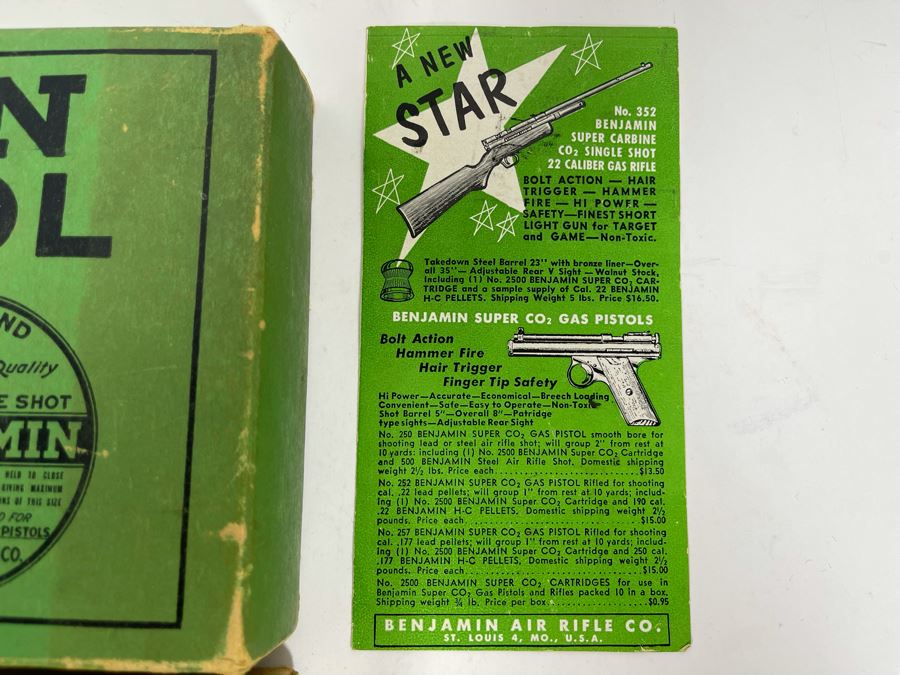 Collectible Vintage Benjamin Target Pistol Model 132 BB Gun With Original Box And Pellets [Photo 10]