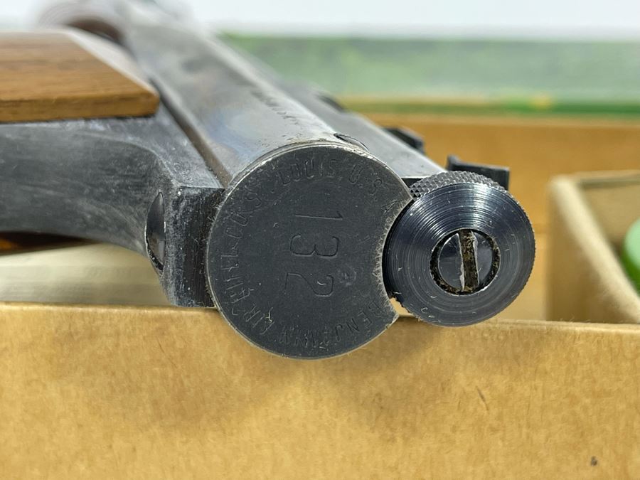Collectible Vintage Benjamin Target Pistol Model 132 BB Gun With Original Box And Pellets [Photo 9]