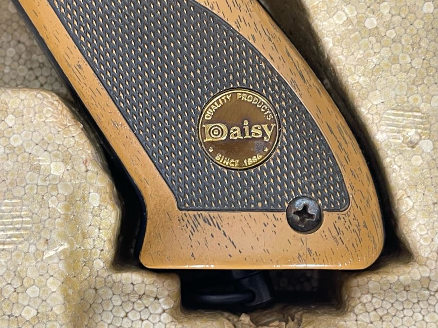 Collectible Vintage Daisy CO2 200 Semi-Automatic Gas Pistol With Original Box [Photo 8]
