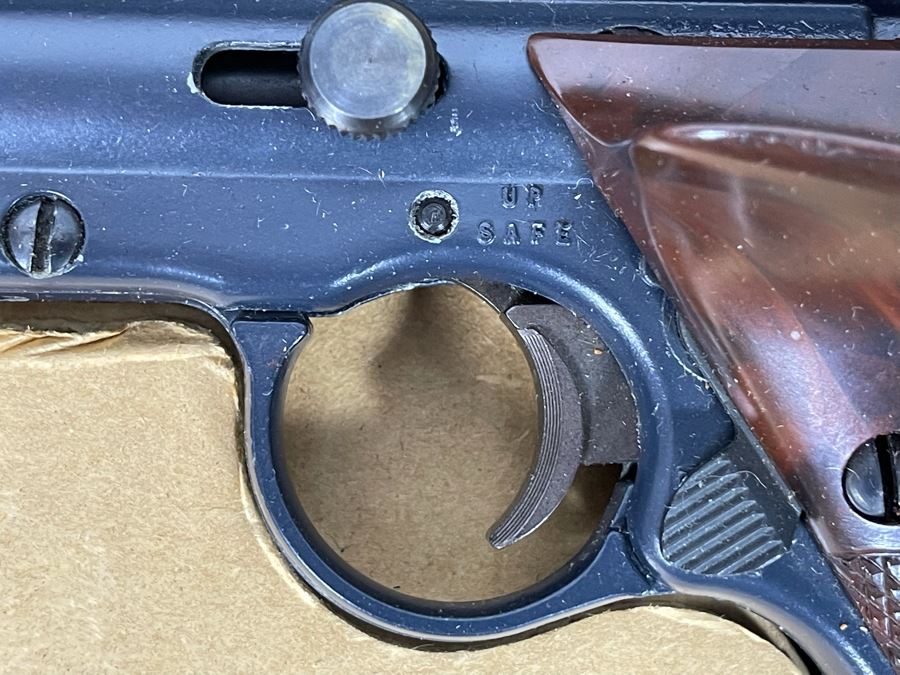 Collectible Vintage Crosman Mark I Pellgun Target Pisto .22 Caliber CO2 Power Single Shot BB Gun With Original Box [Photo 7]