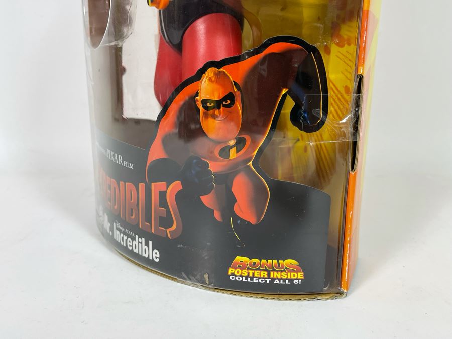 Disney The Incredibles  The Incredible Mr. Incredible New In Box 2004 Hasbro 10.5 X 14.5 [Photo 7]