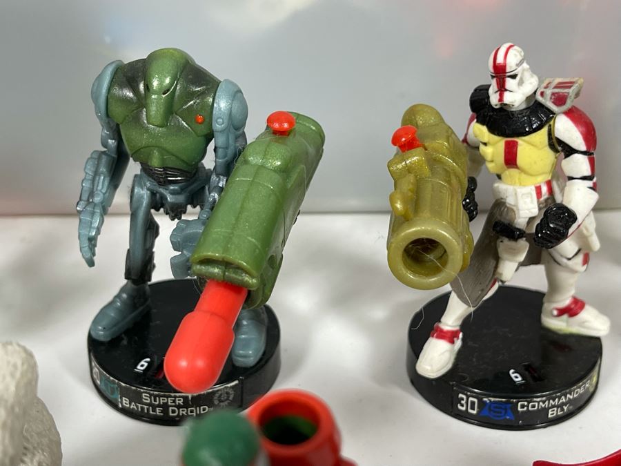 Huge Lot Of LFL Hasbro Attacktix Battle Masters Figures Star Wars Transformers Over 190 Figures In Bin Approximately 190 Figures [Photo 10]