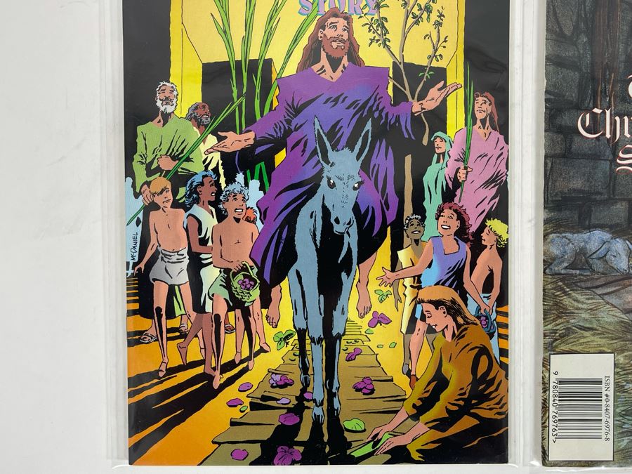 Pair Of Vintage Marvel Comic Books: The Life Of Christ And The Easter Story [Photo 4]