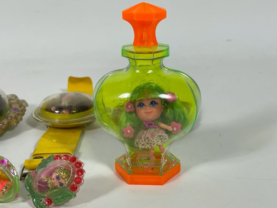 Collection Of Vintage 1960s Mattel Liddle Kiddles Dolls Toys And MEGO Watch - See Photos (One Of Lockets Has Broken Clasp) [Photo 12]