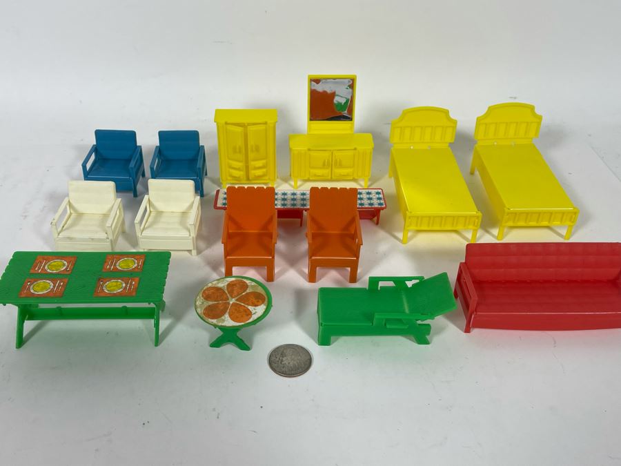 Collection Of Vintage 1960s Mattel Liddle Kiddles Plastic Doll Furniture [Photo 4]