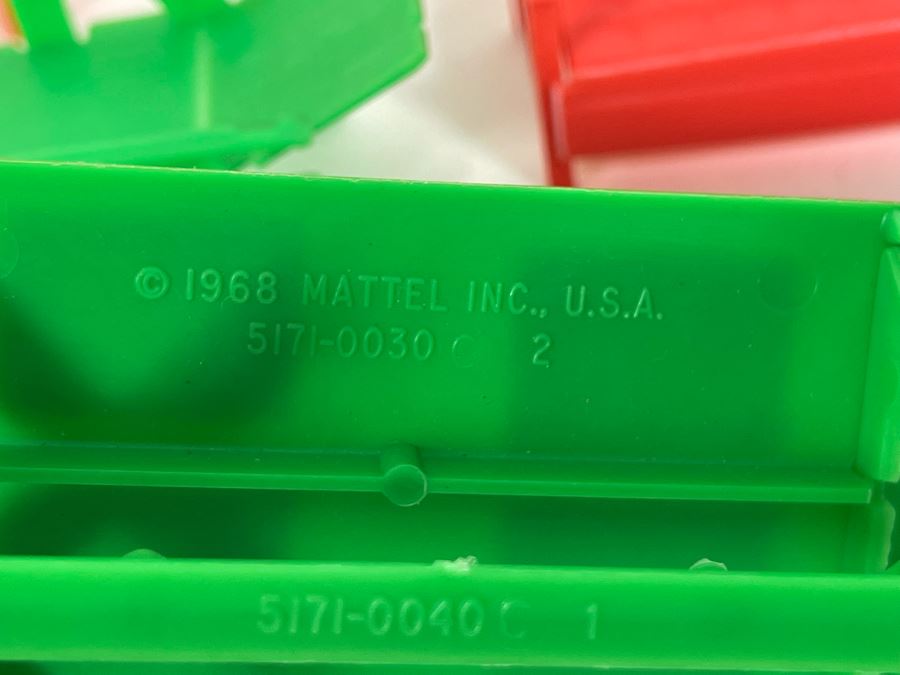 Collection Of Vintage 1960s Mattel Liddle Kiddles Plastic Doll Furniture [Photo 12]