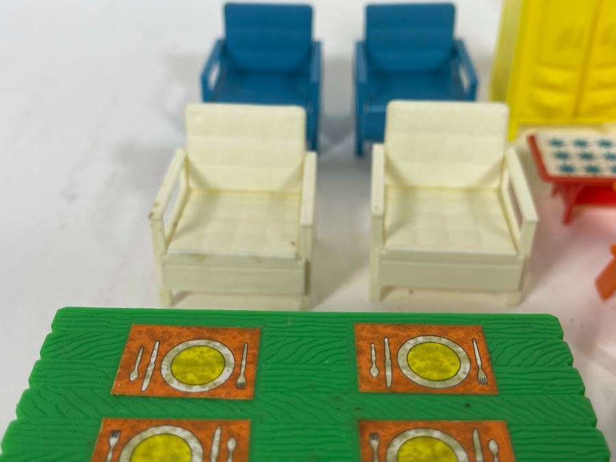 Collection Of Vintage 1960s Mattel Liddle Kiddles Plastic Doll Furniture [Photo 9]