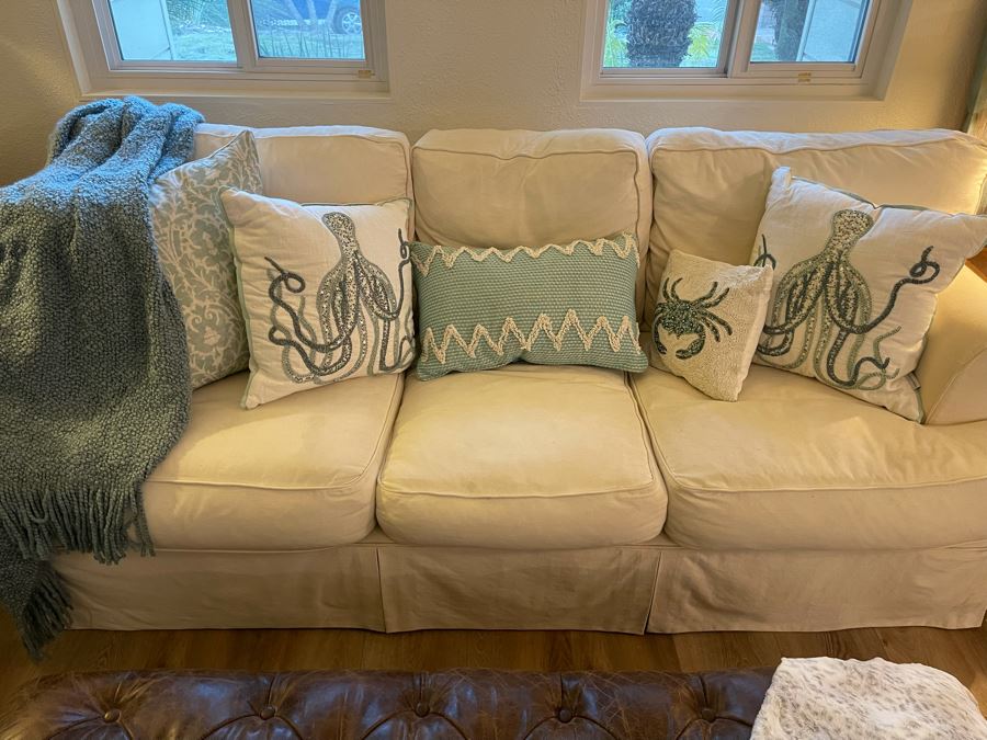 Five Designer Throw Pillows And Kennebunk Home Throw [Photo 2]