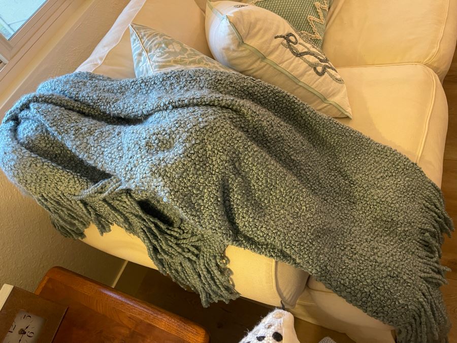 Five Designer Throw Pillows And Kennebunk Home Throw [Photo 9]