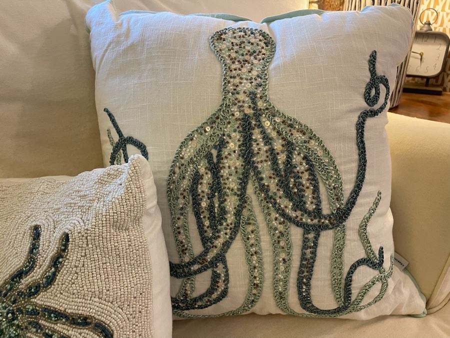 Five Designer Throw Pillows And Kennebunk Home Throw [Photo 4]